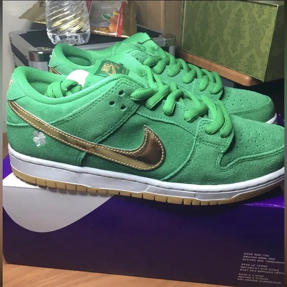 Nike Dunk low ST. Patrick Days Size 8 DS display picture 3